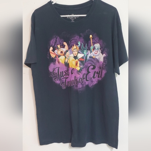 Disney Tops - Disney Villains Black Tee Vintage Size Large Excellent Condition